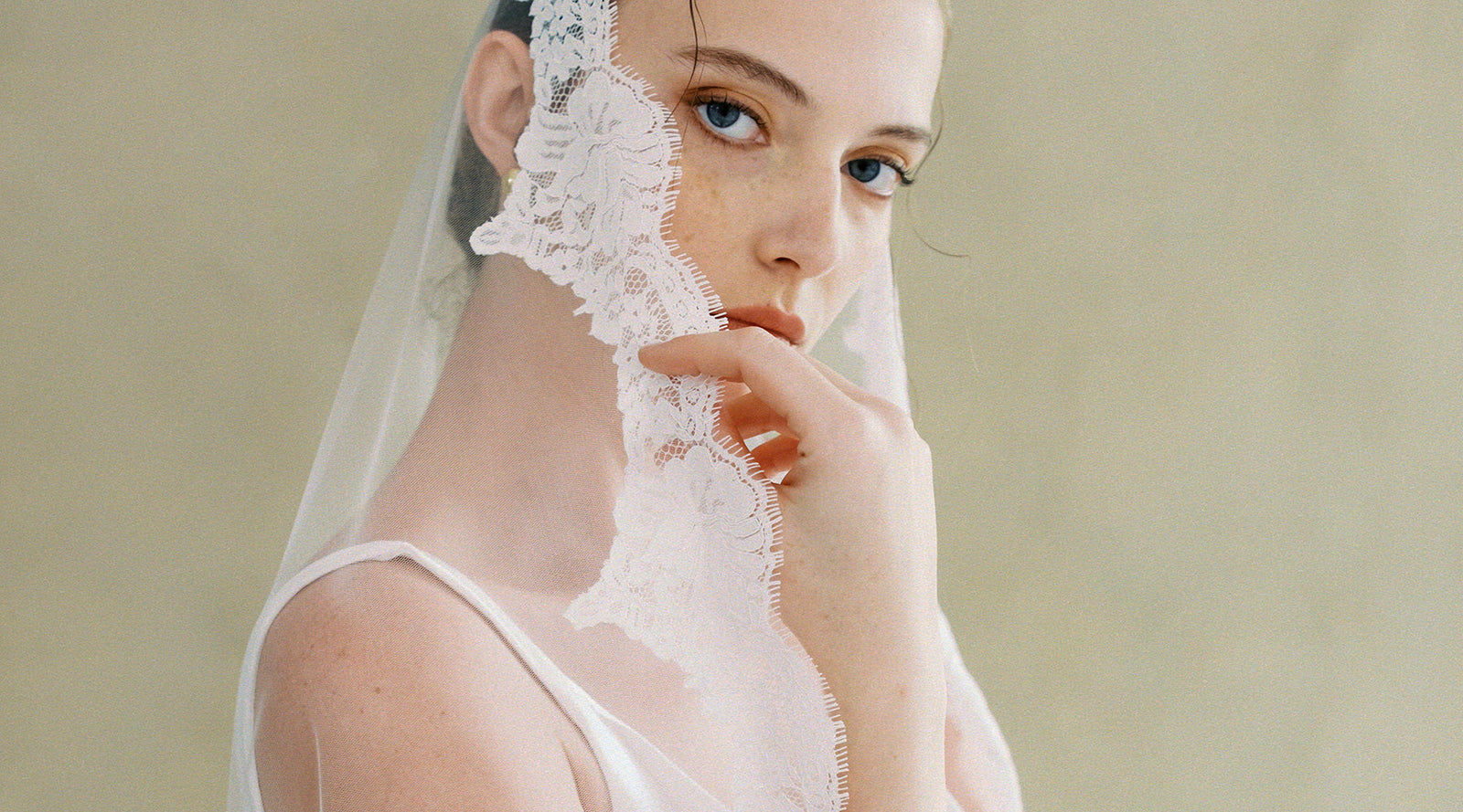 Best Occasions to Wear a Cathedral Veil