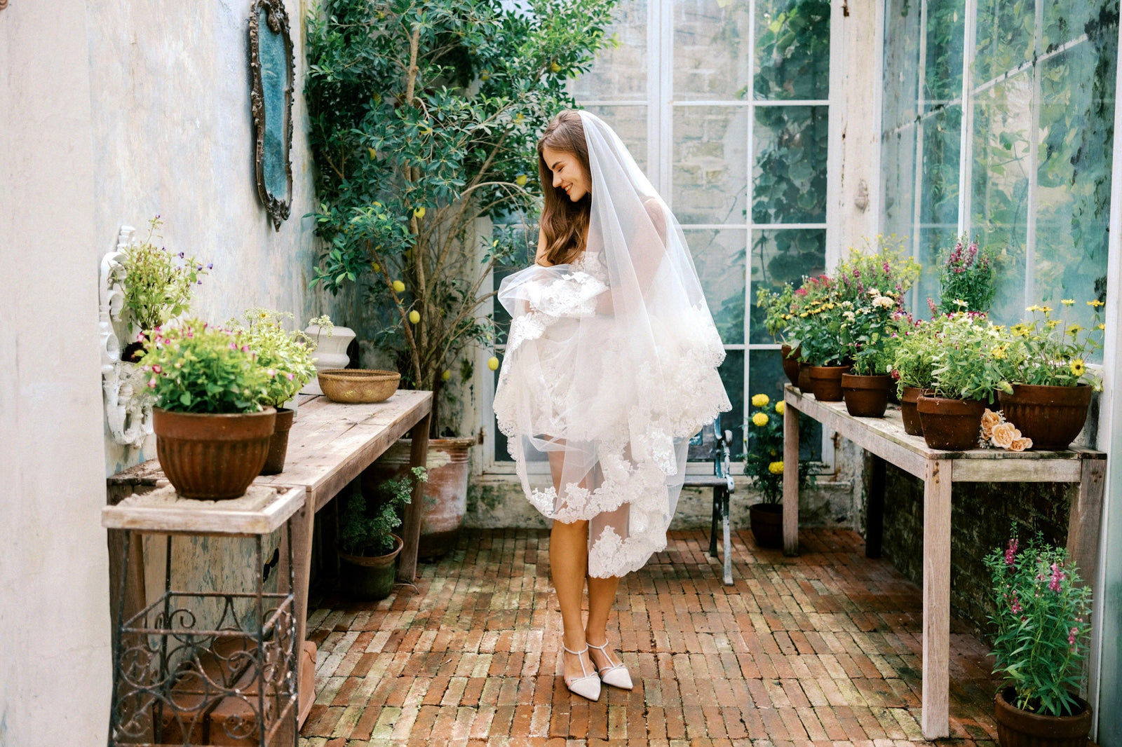 6 Stunning Bridal Veil Lace Designs To Consider For Your Big Day