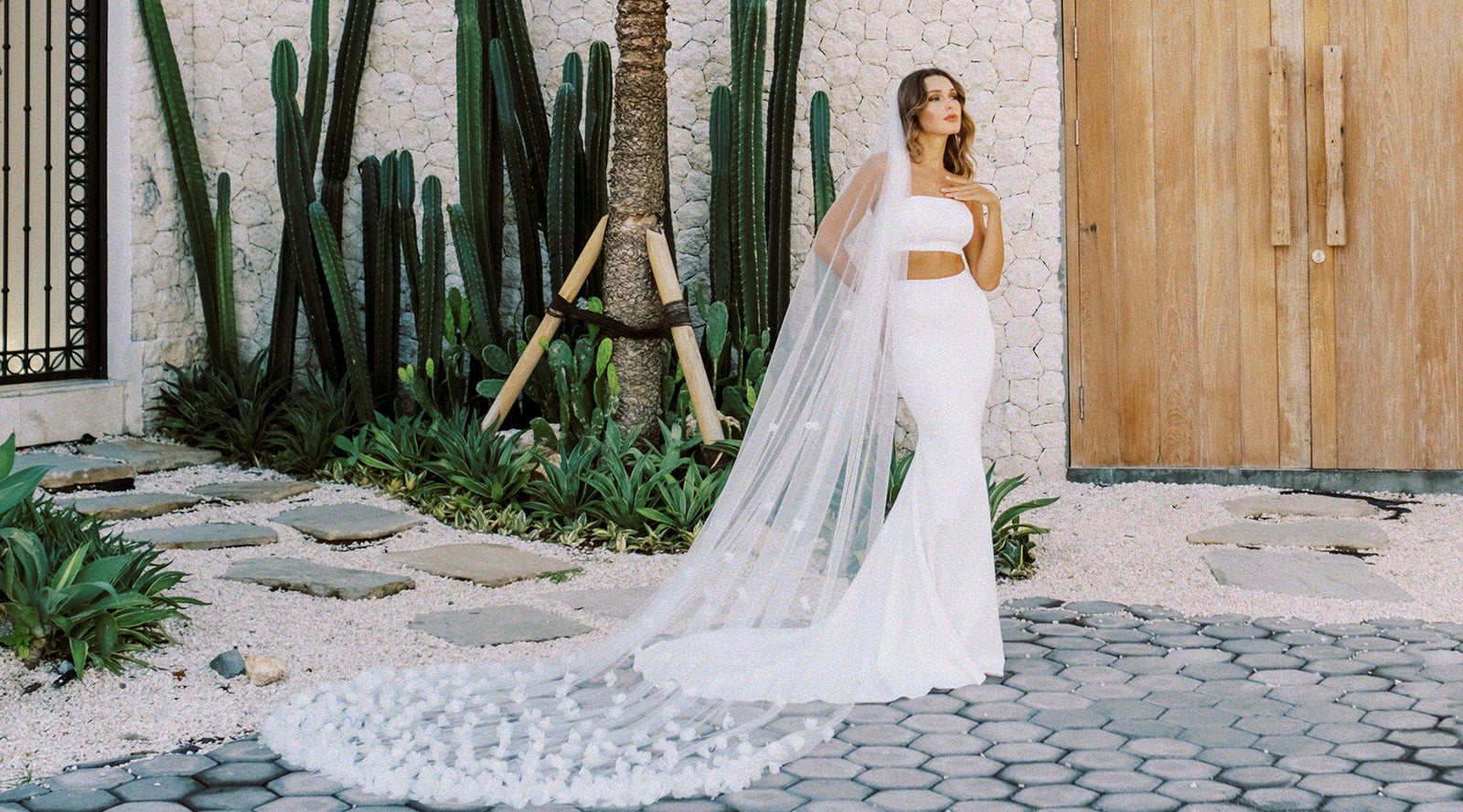 Broad or Narrow? What Is The Ideal Size Of A Wedding Veil?