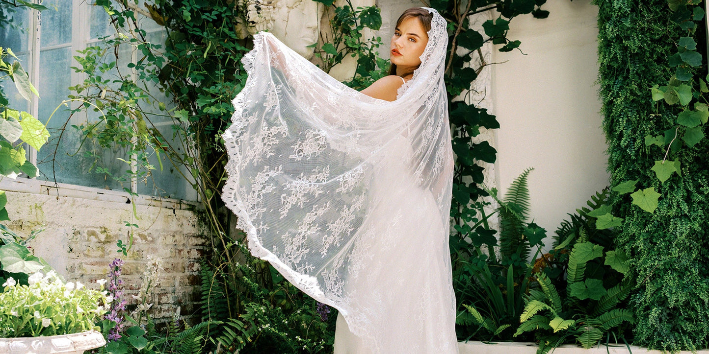 Veil Showdown: One-Tier vs. Mantilla — Which One Complements Your Dress Best?
