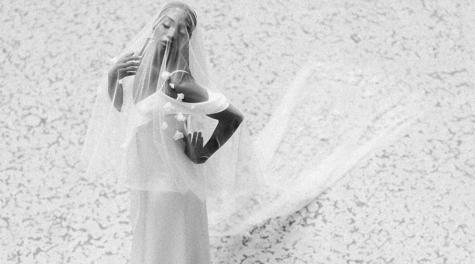 How to Wear Cathedral Veils: A Guide to Styling