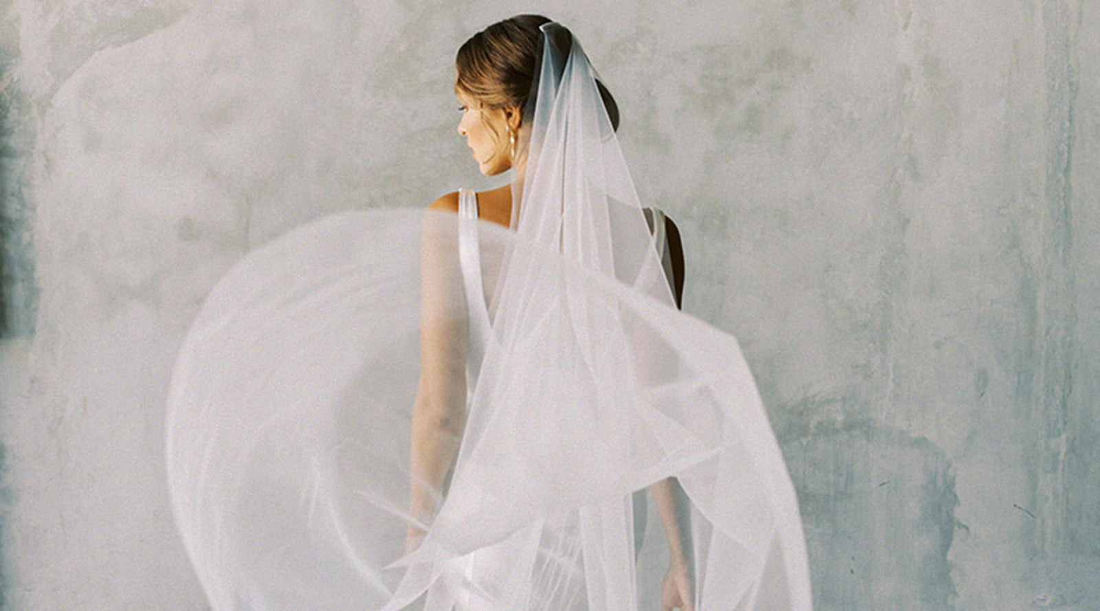 How to Style A Plain Wedding Veil