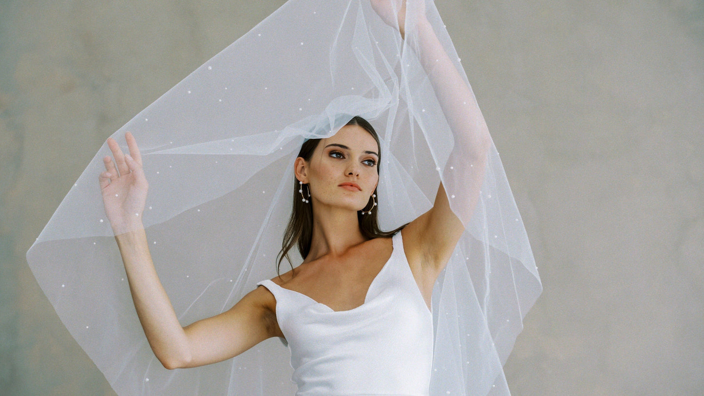 Pearl Wedding Veils: A Refined Bridal Detail for the Modern Bride