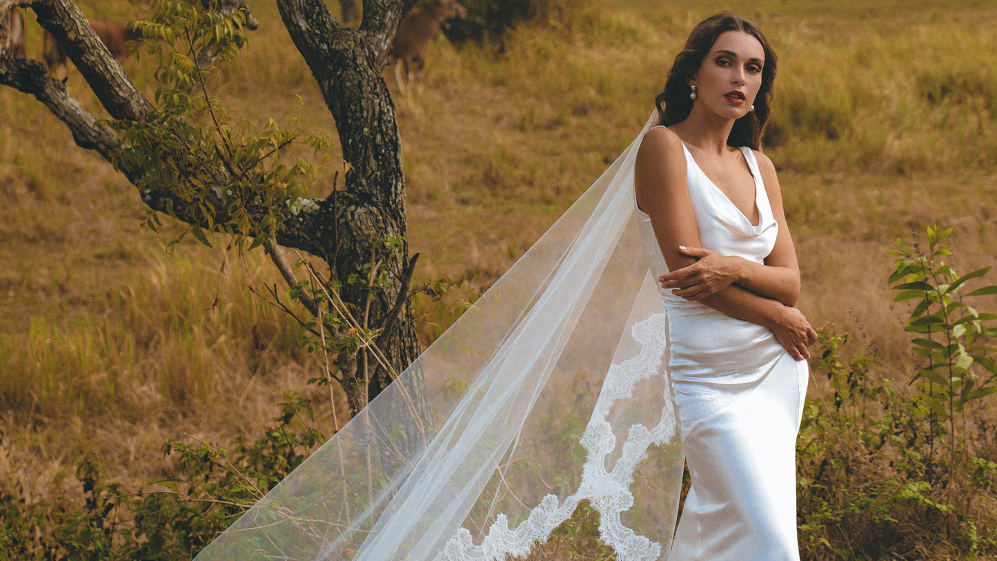 What Is A Mantilla Wedding Veil?