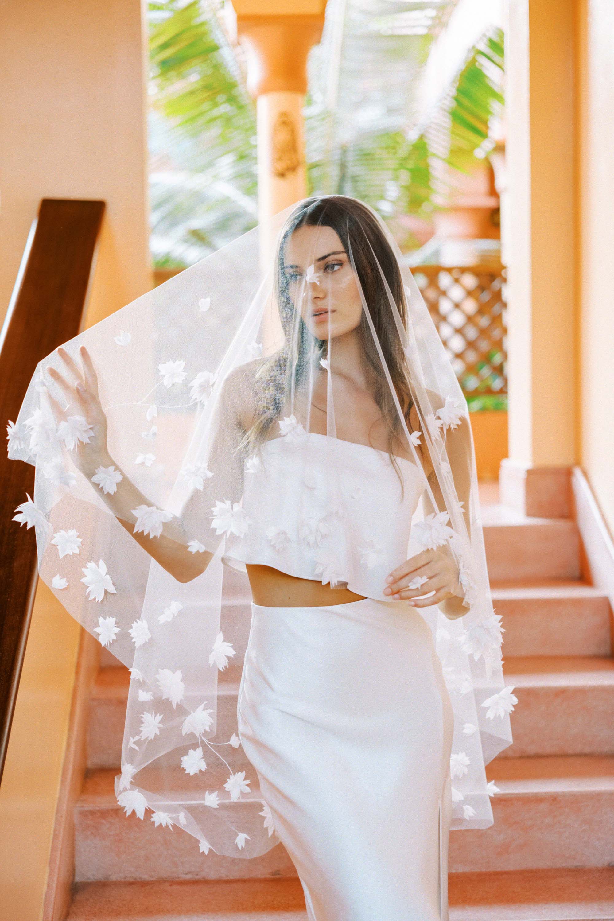 ARIANA II | Drop Veil with Chiffon Flowers