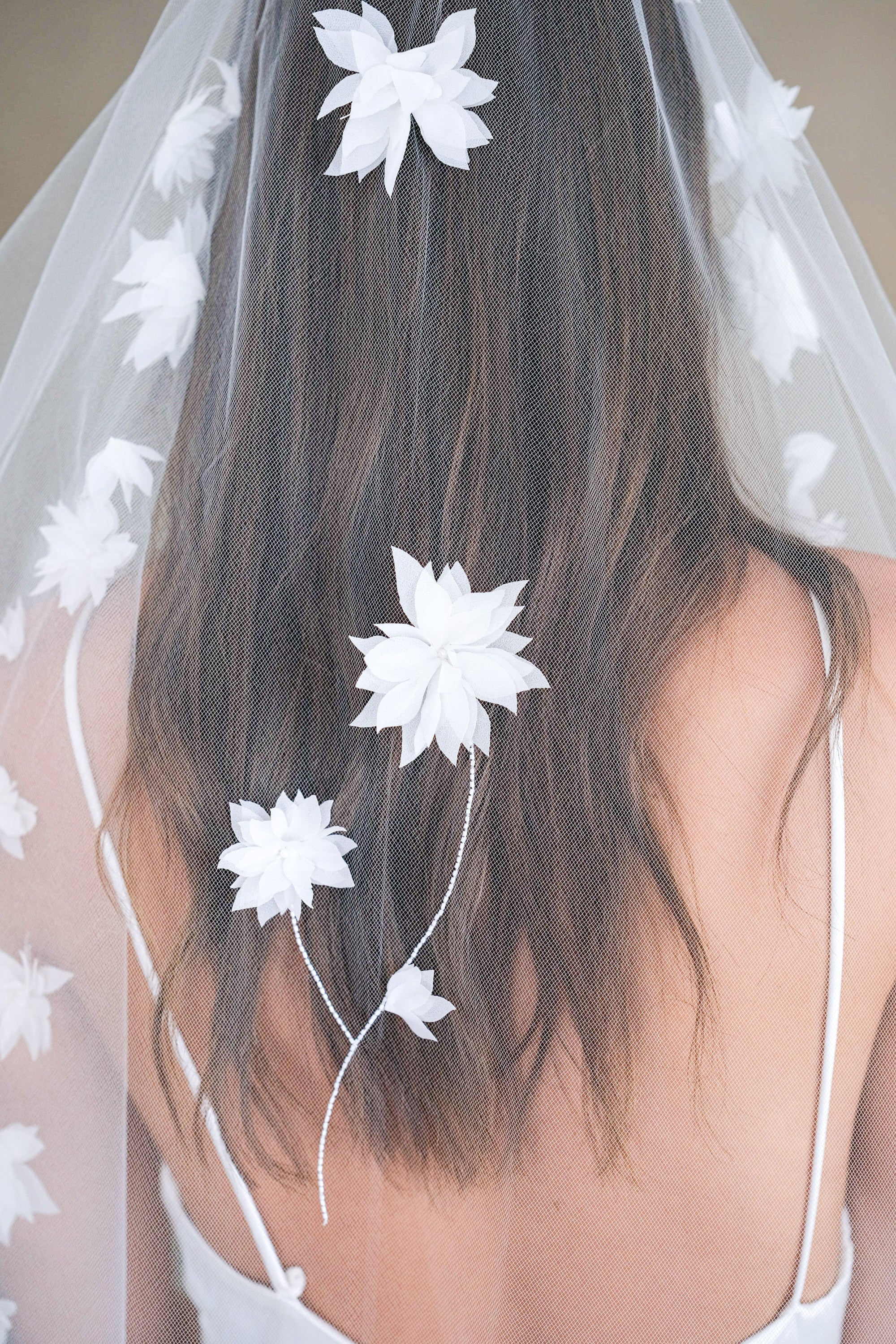 ARIANA II | Drop Veil with Chiffon Flowers