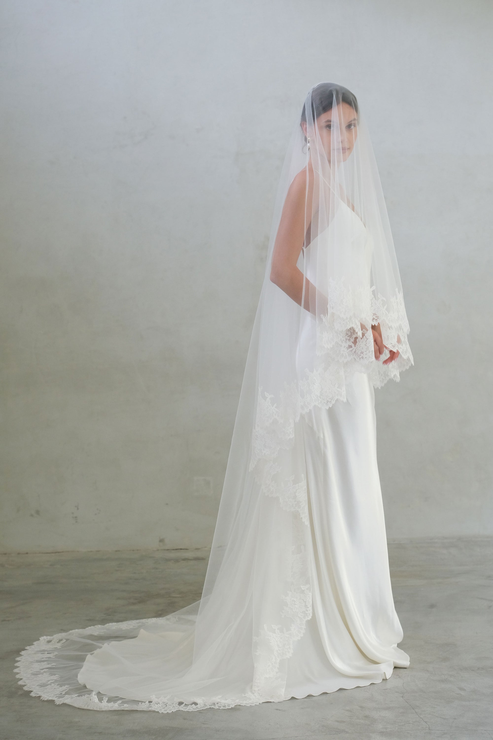ADELINE II | Drop Veil with Lace Trim