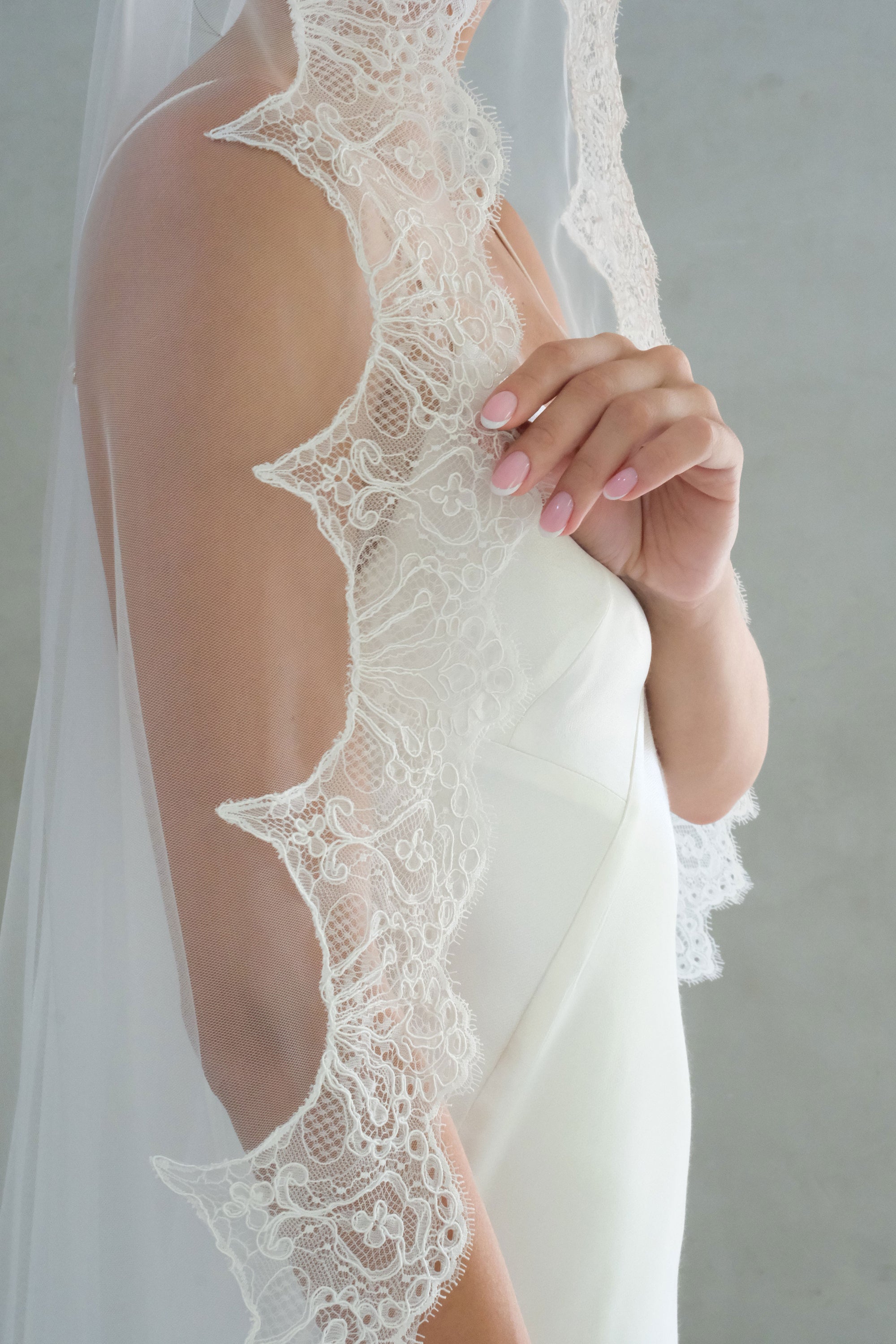 CALISTA I | One Tier Lace Mantilla Veil