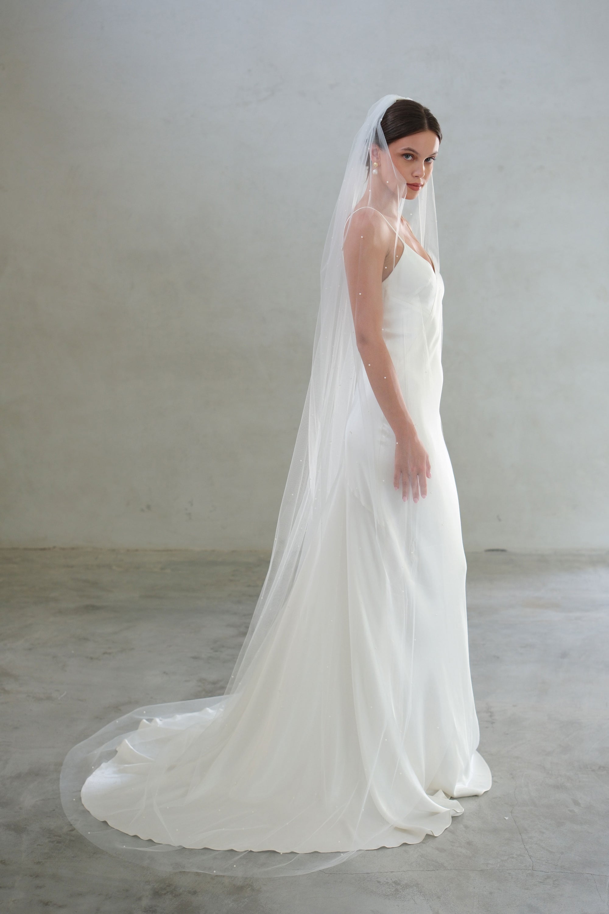CHLOE I | One Tier Veil with Small Pearls