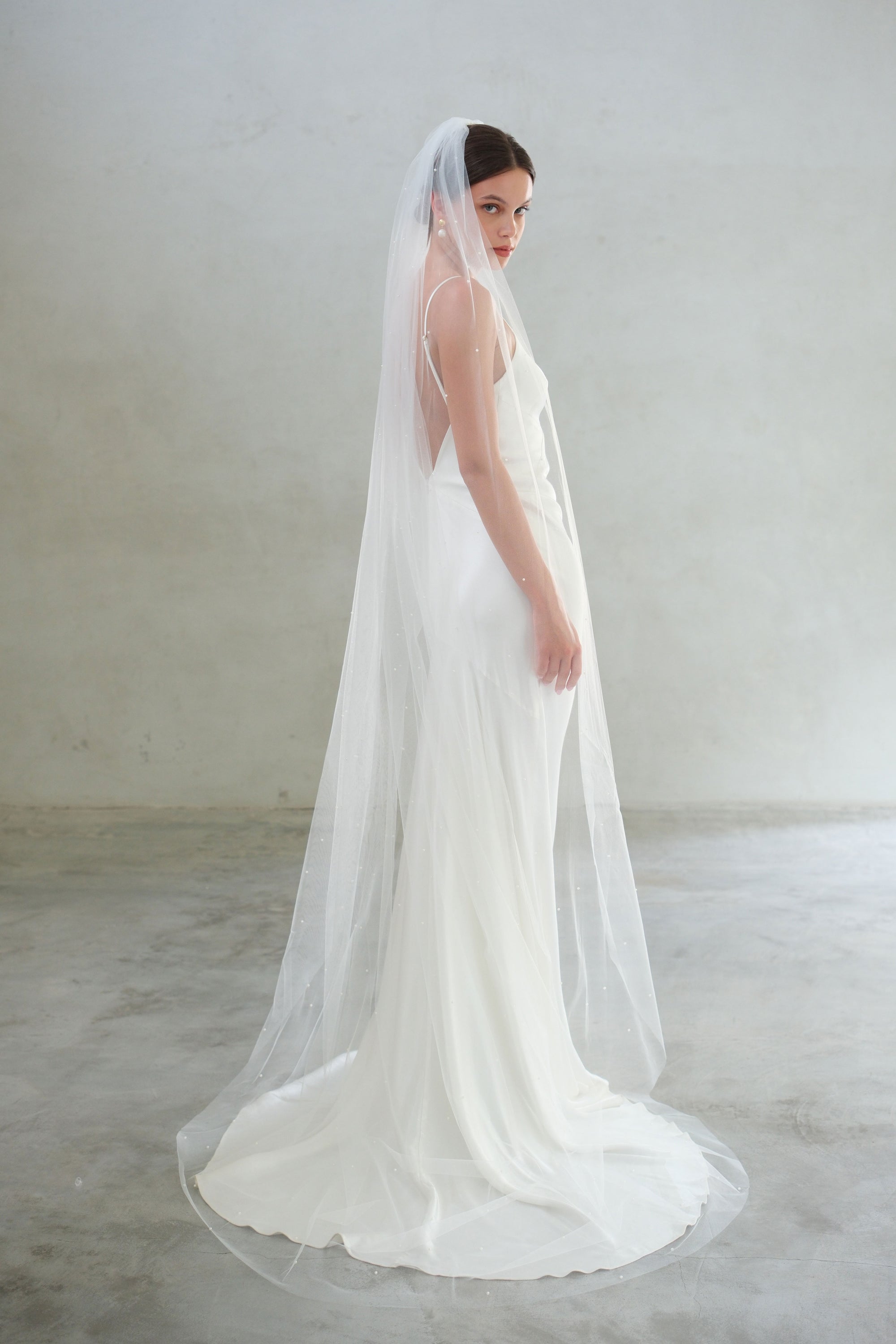 CHLOE I | One Tier Veil with Small Pearls