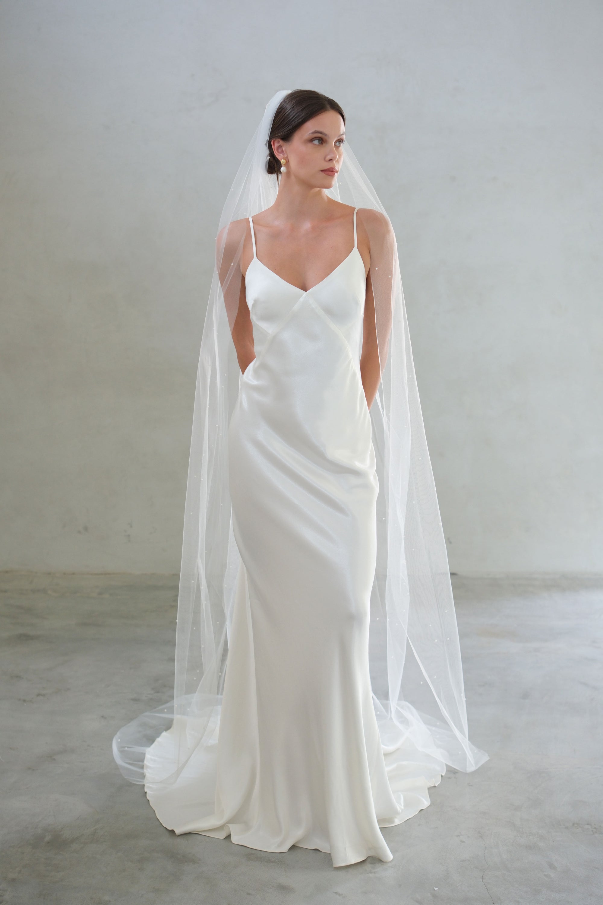 CHLOE I | One Tier Veil with Small Pearls