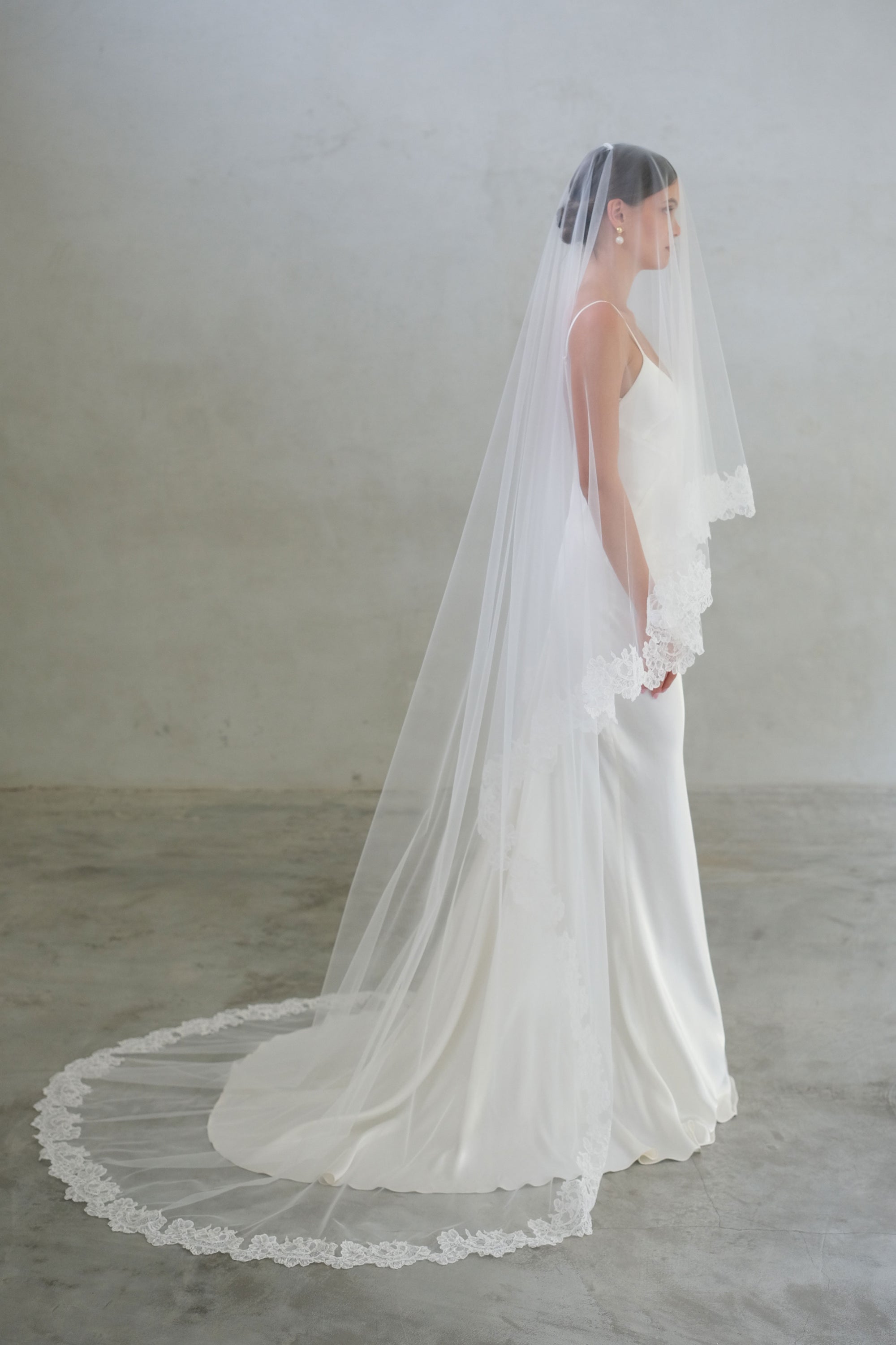 CLARISSA II | Drop Veil with Lace Trim