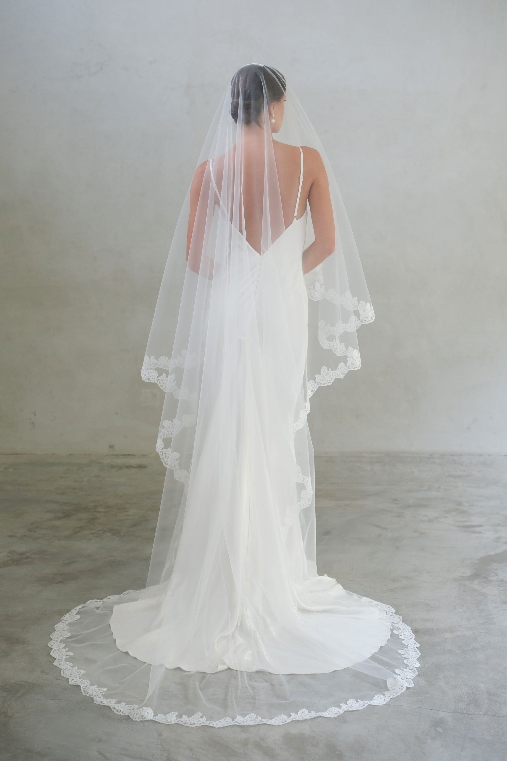 CORA II | Drop Veil with Lace Trim