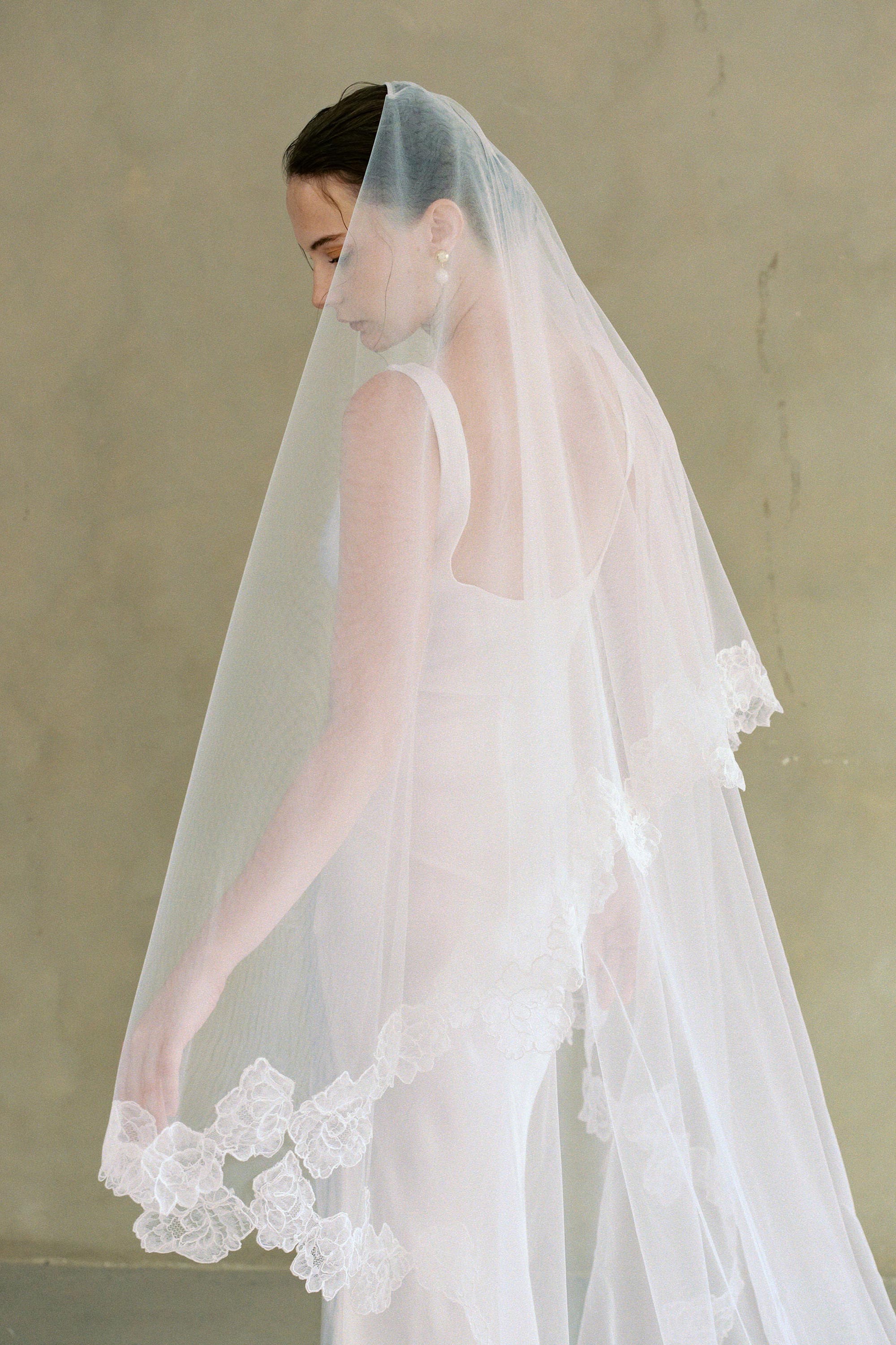 CORINNE II | Drop Veil with Lace Trim – Madame Tulle