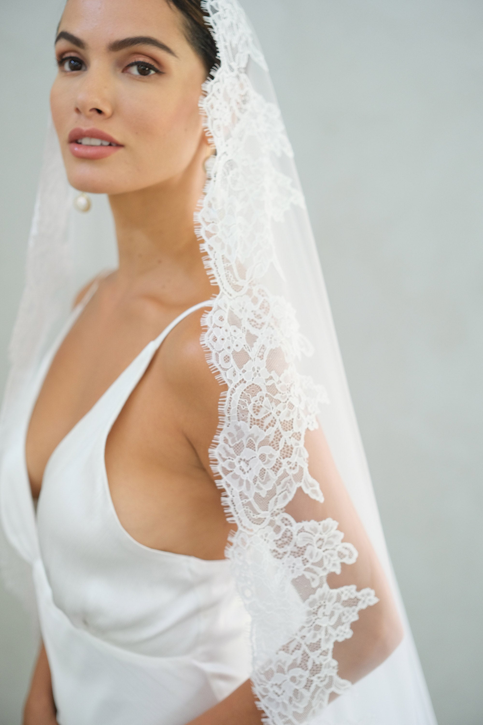 EMMALINE I | Mantilla Veil