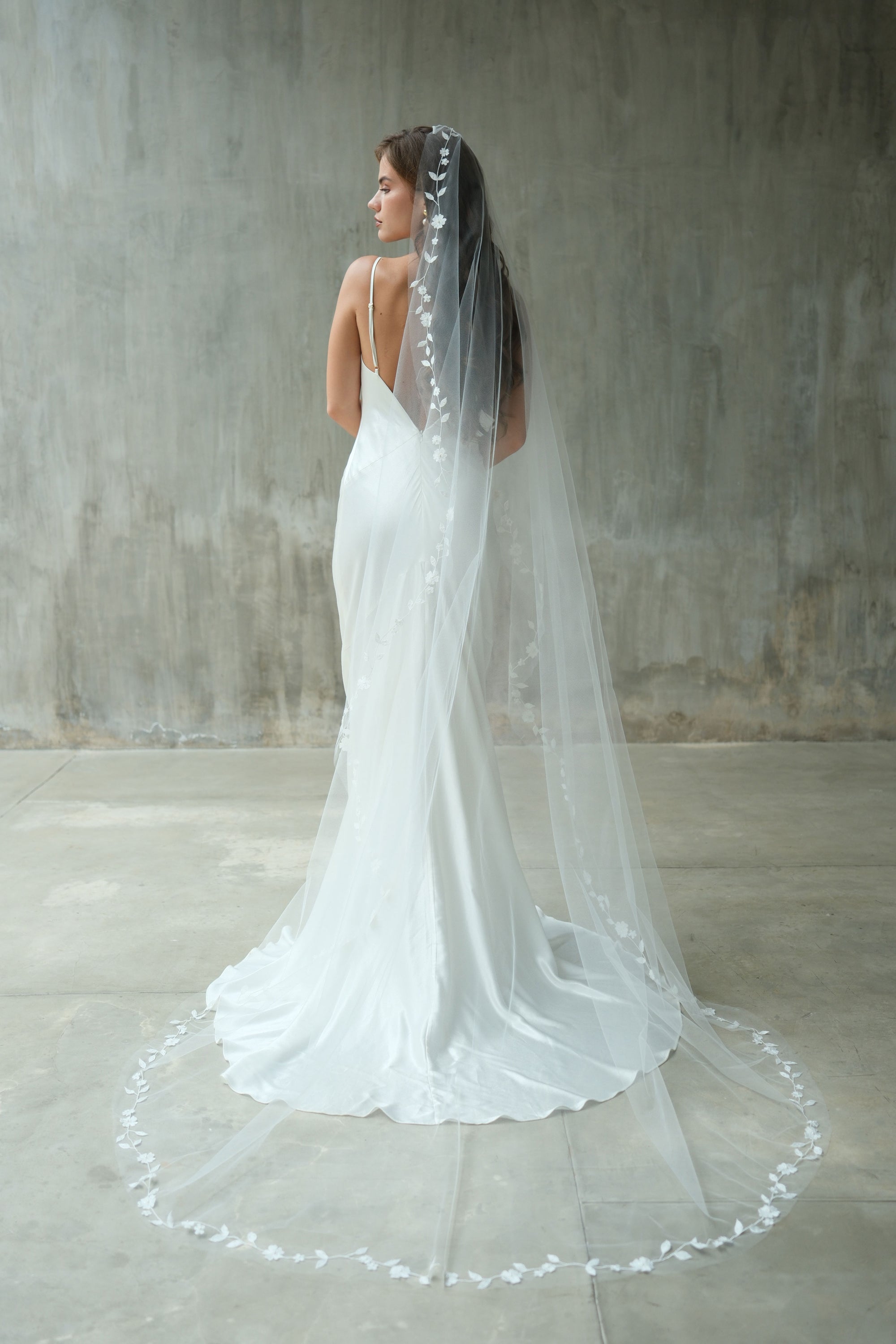 EVERLY I | One Tier Mantilla Veil