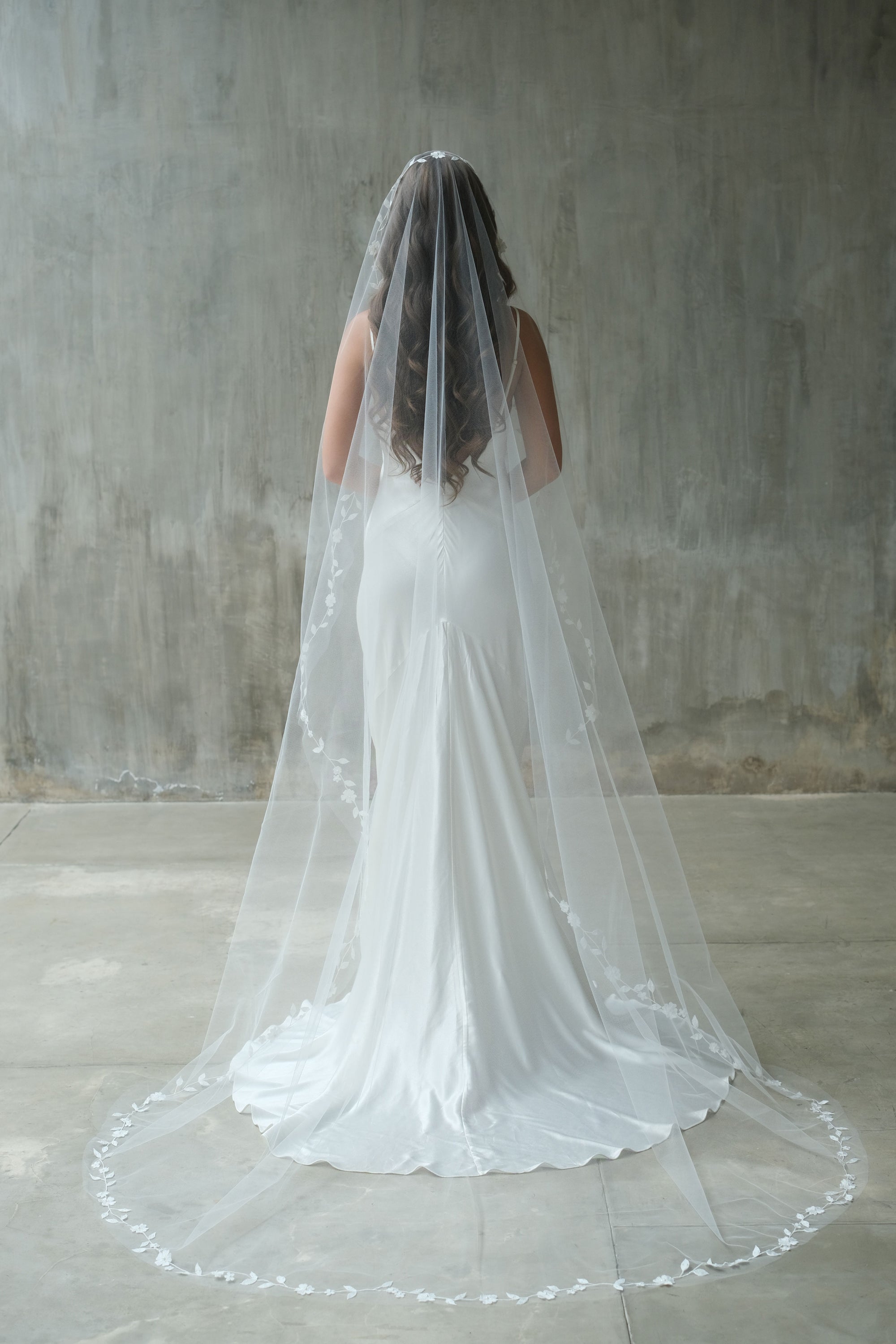 EVERLY I | One Tier Mantilla Veil