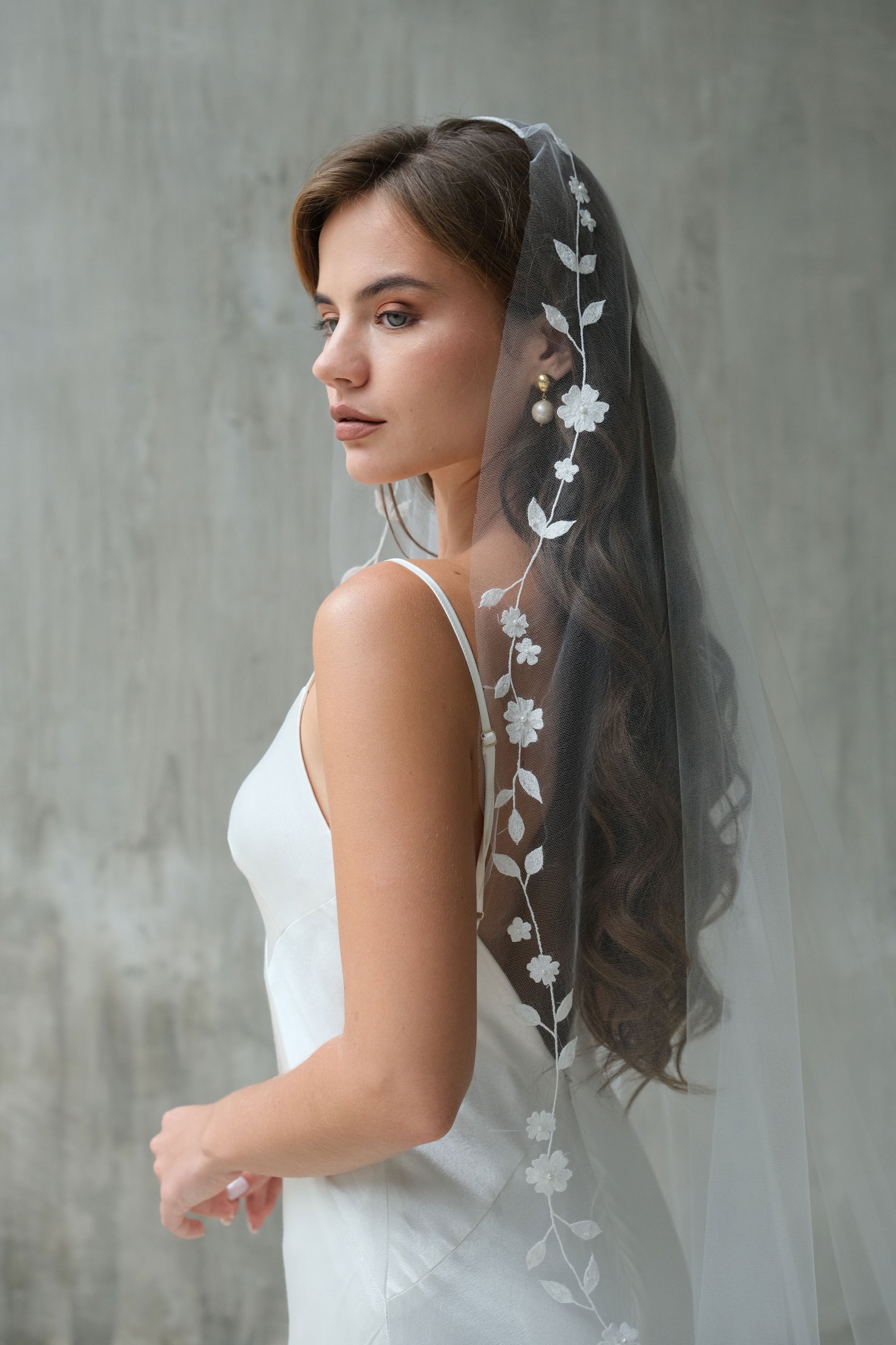 EVERLY I | One Tier Mantilla Veil