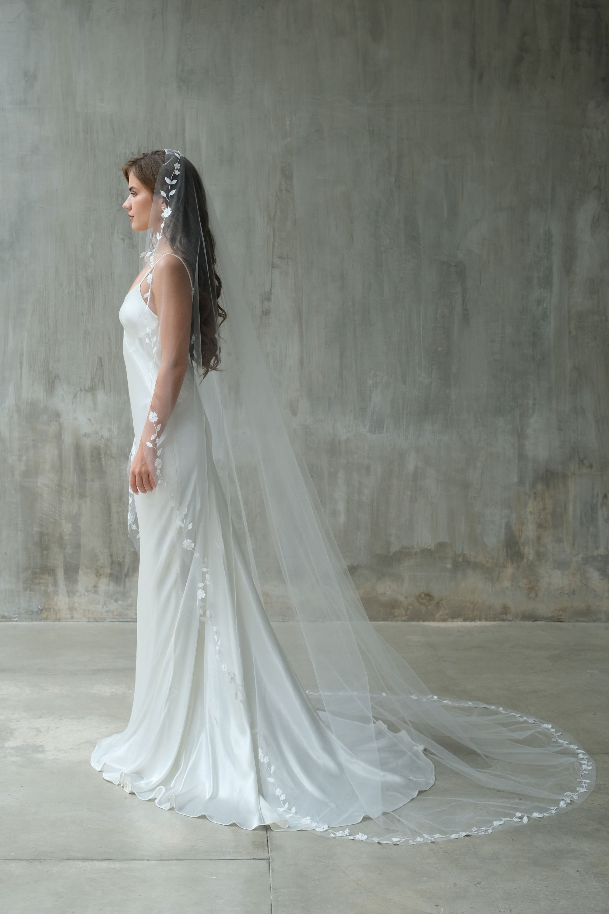 EVERLY I | One Tier Mantilla Veil