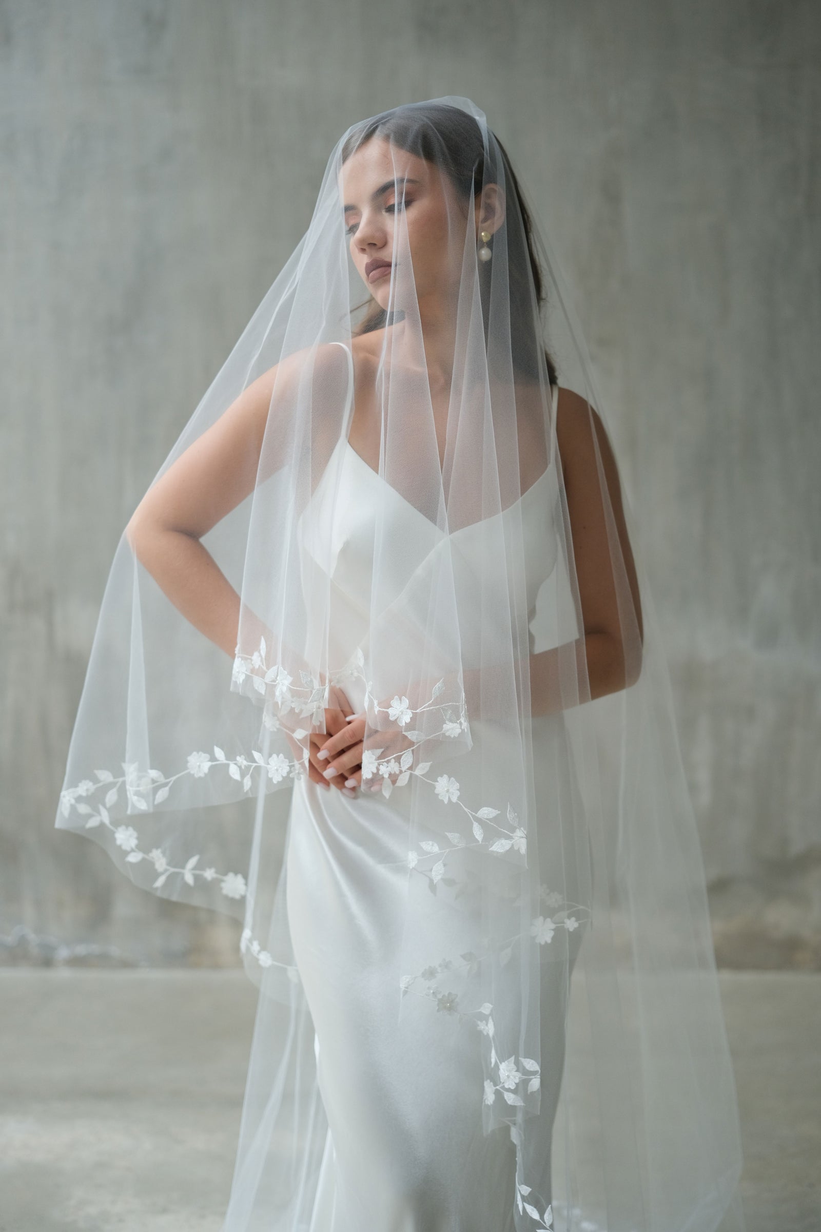 EVERLY II | Embroidered Veil with Blusher