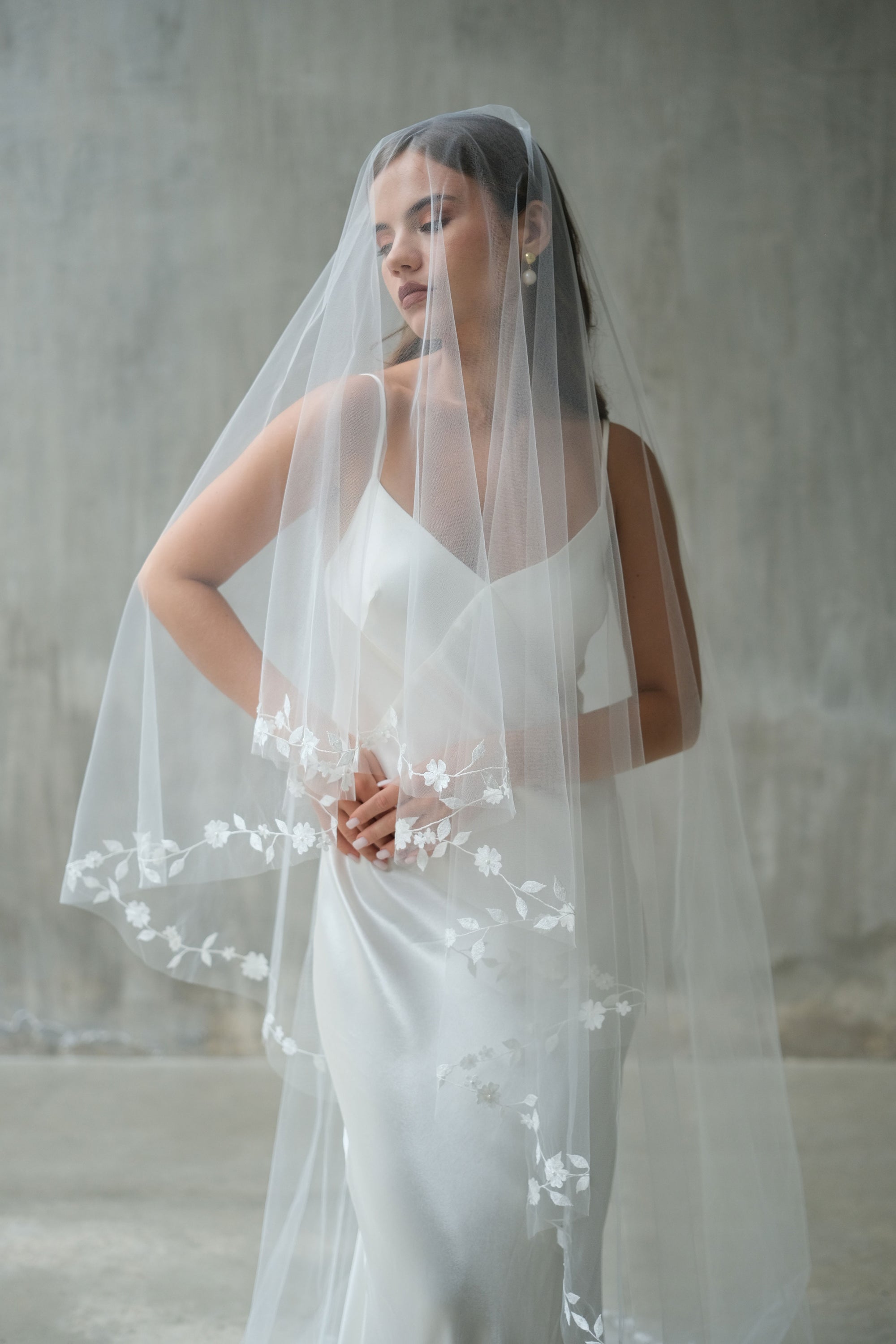 EVERLY II | Embroidered Veil with Blusher