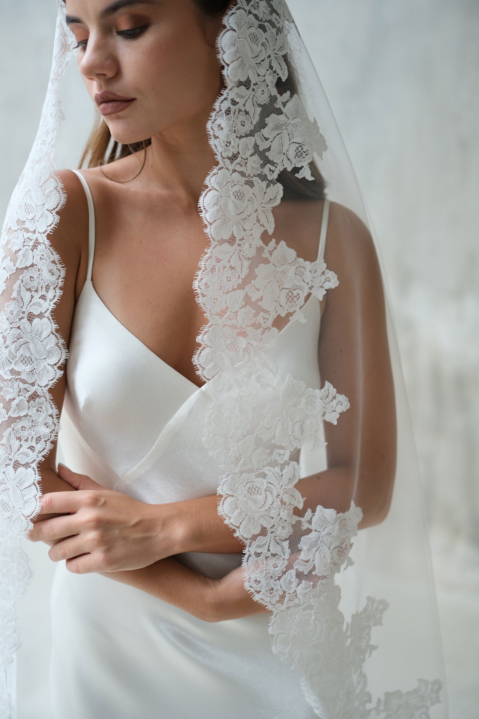 MIA I | One Tier Lace Mantilla Veil