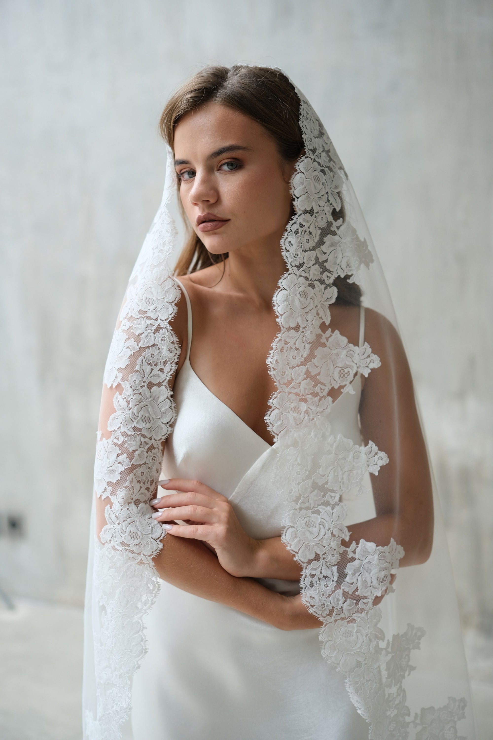 MIA I | One Tier Lace Mantilla Veil