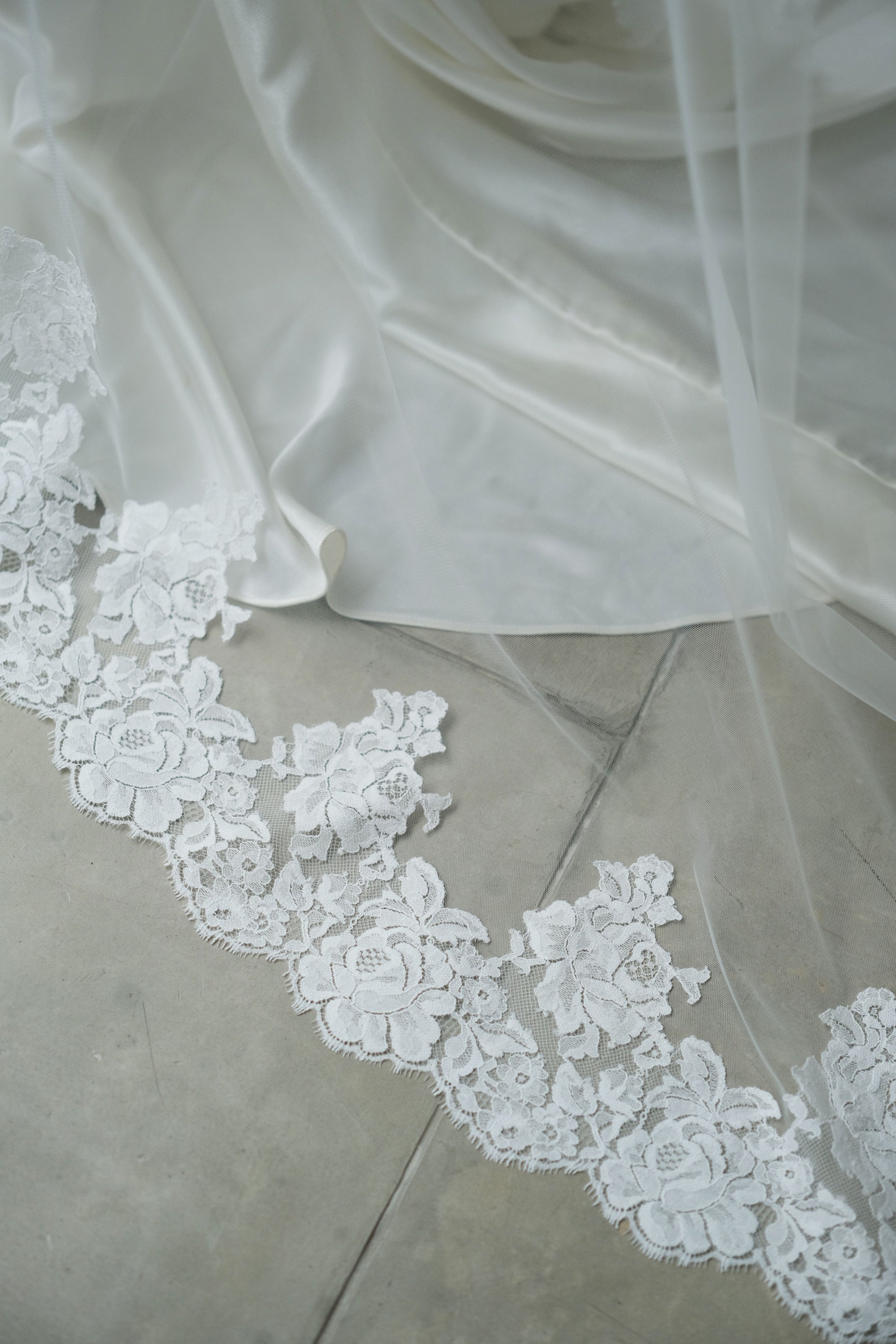 MIA I | One Tier Lace Mantilla Veil