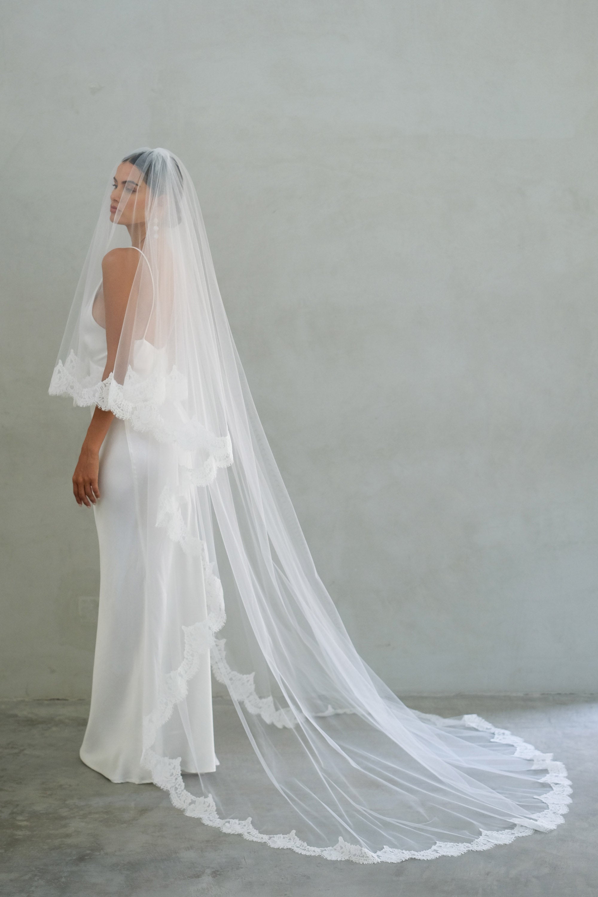 ROSABEL II | Two-tier Lace Edge Veil