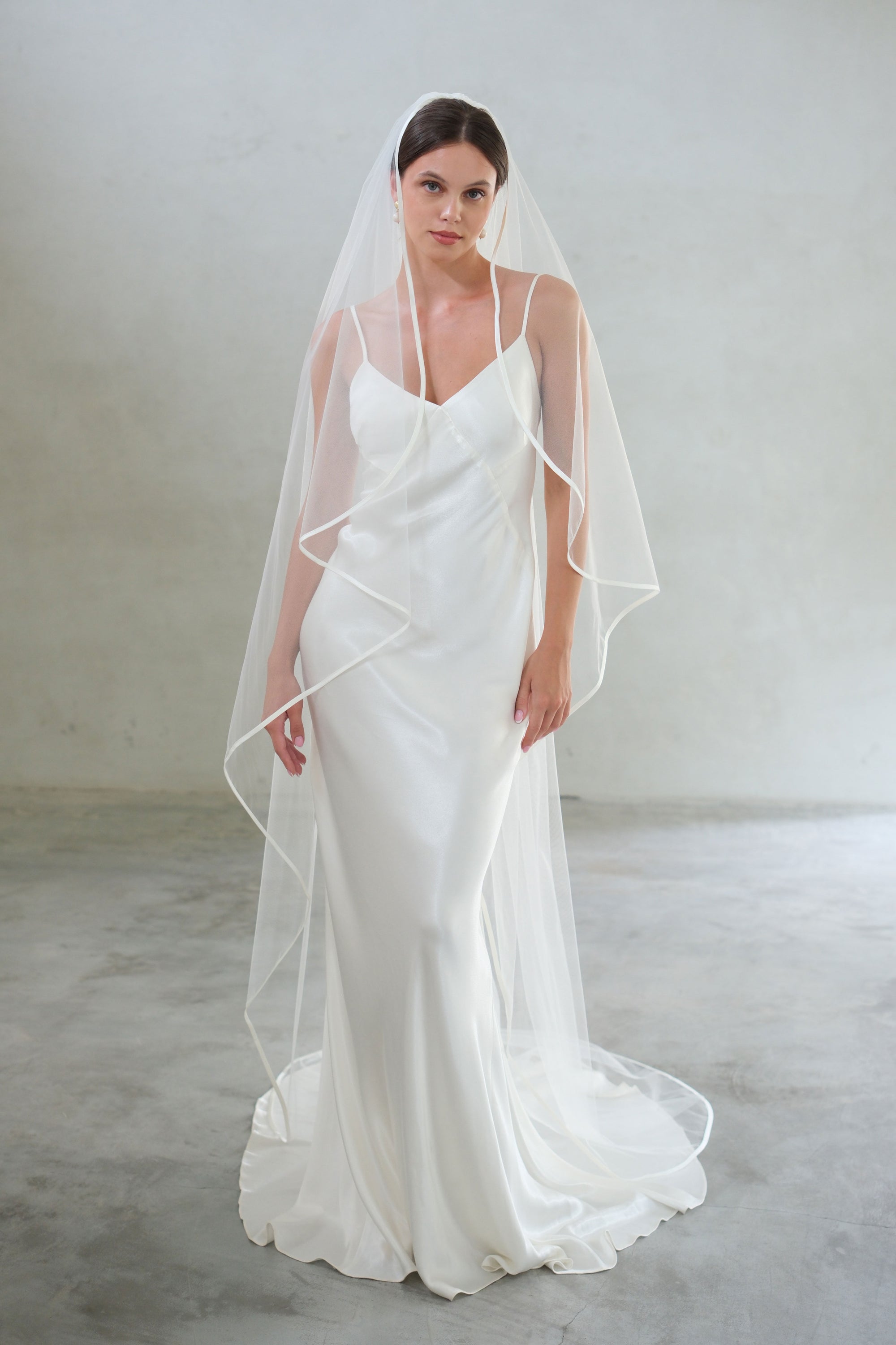 SATINE I | One Tier Angel Cut Satin Edge Veil
