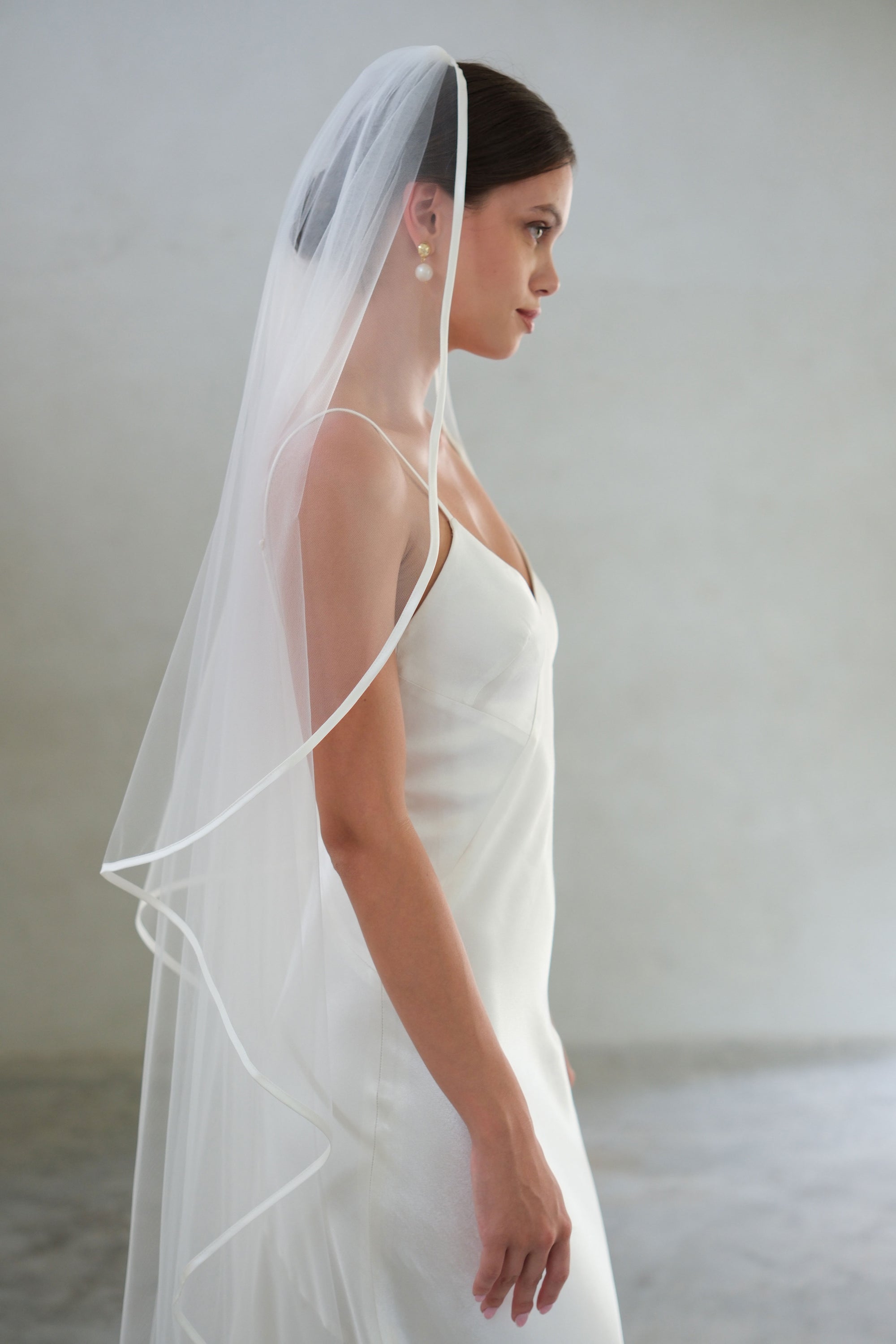 SATINE I | One Tier Angel Cut Satin Edge Veil