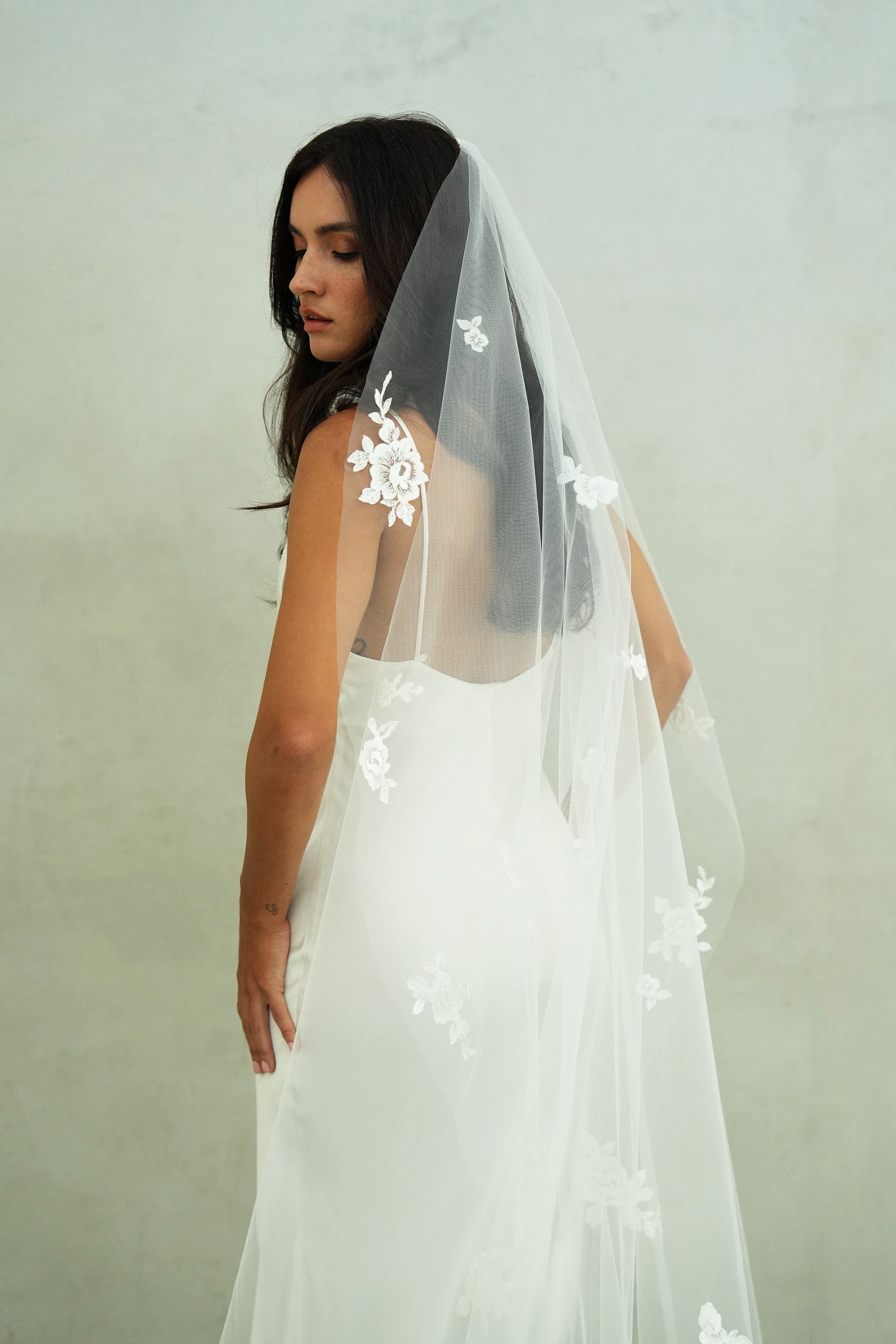 SCARLETT | Wedding Veil with Lace Appliqués