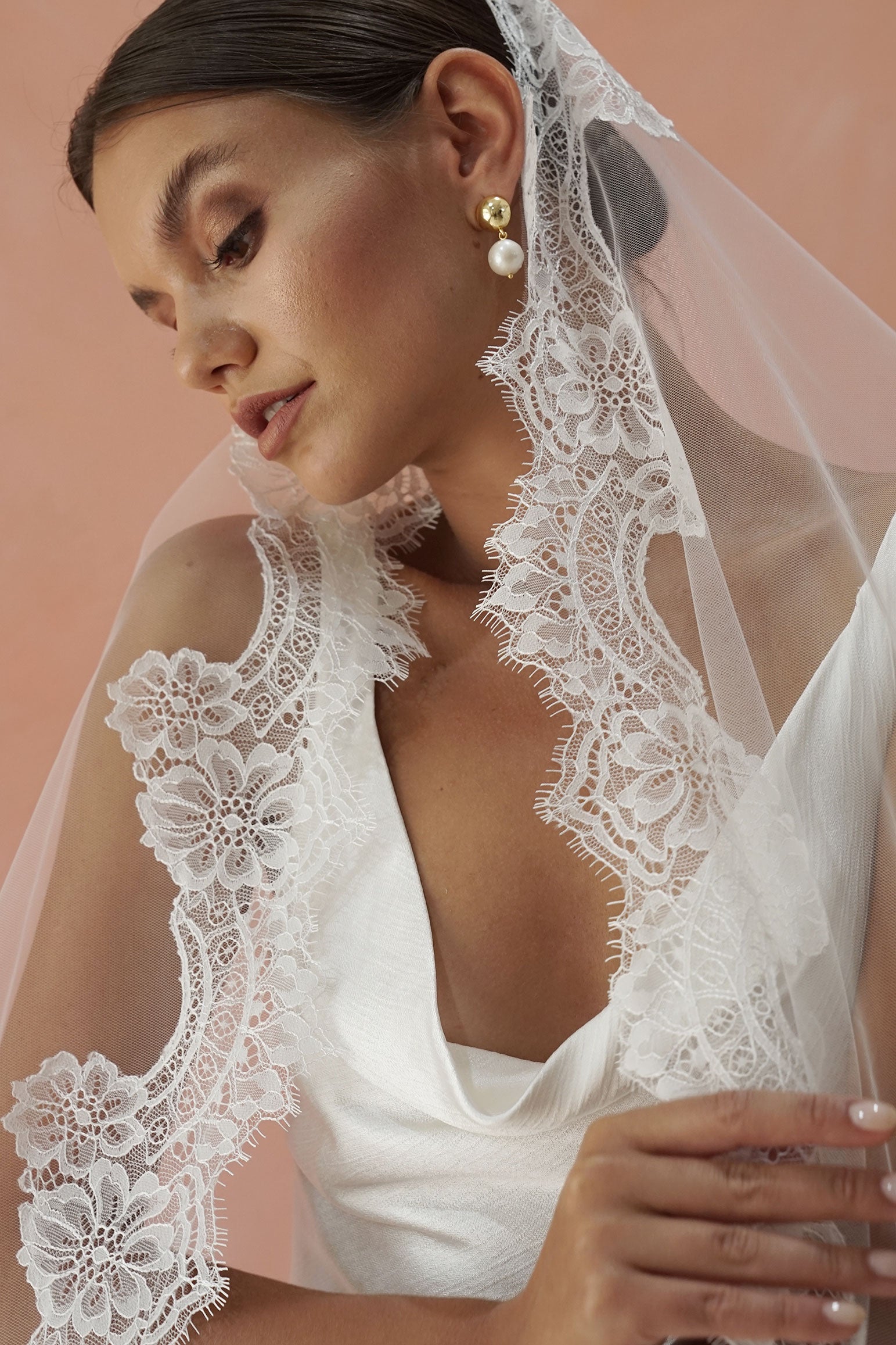 White lace veil hotsell