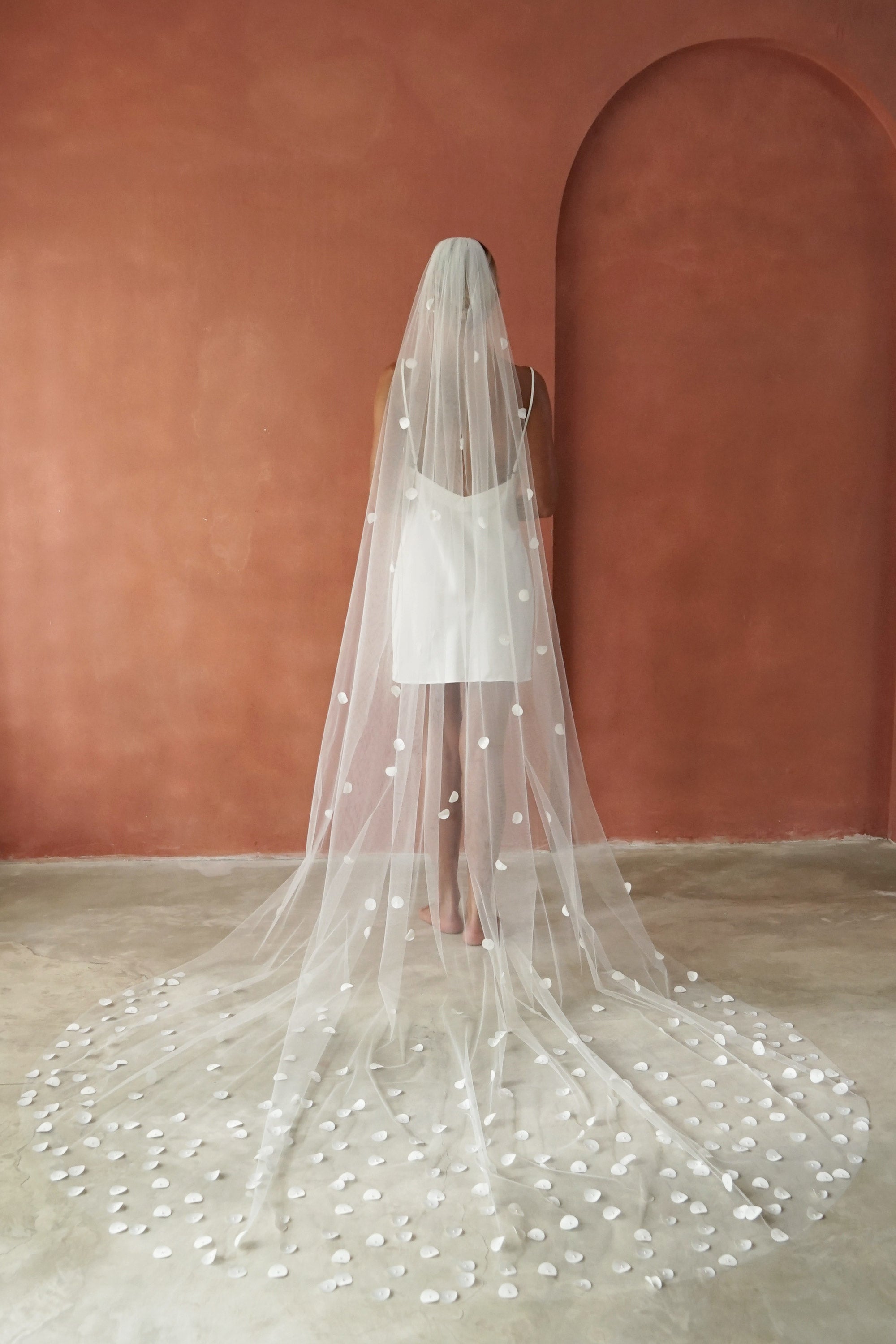 ELISE I | One Tier Petal Veil