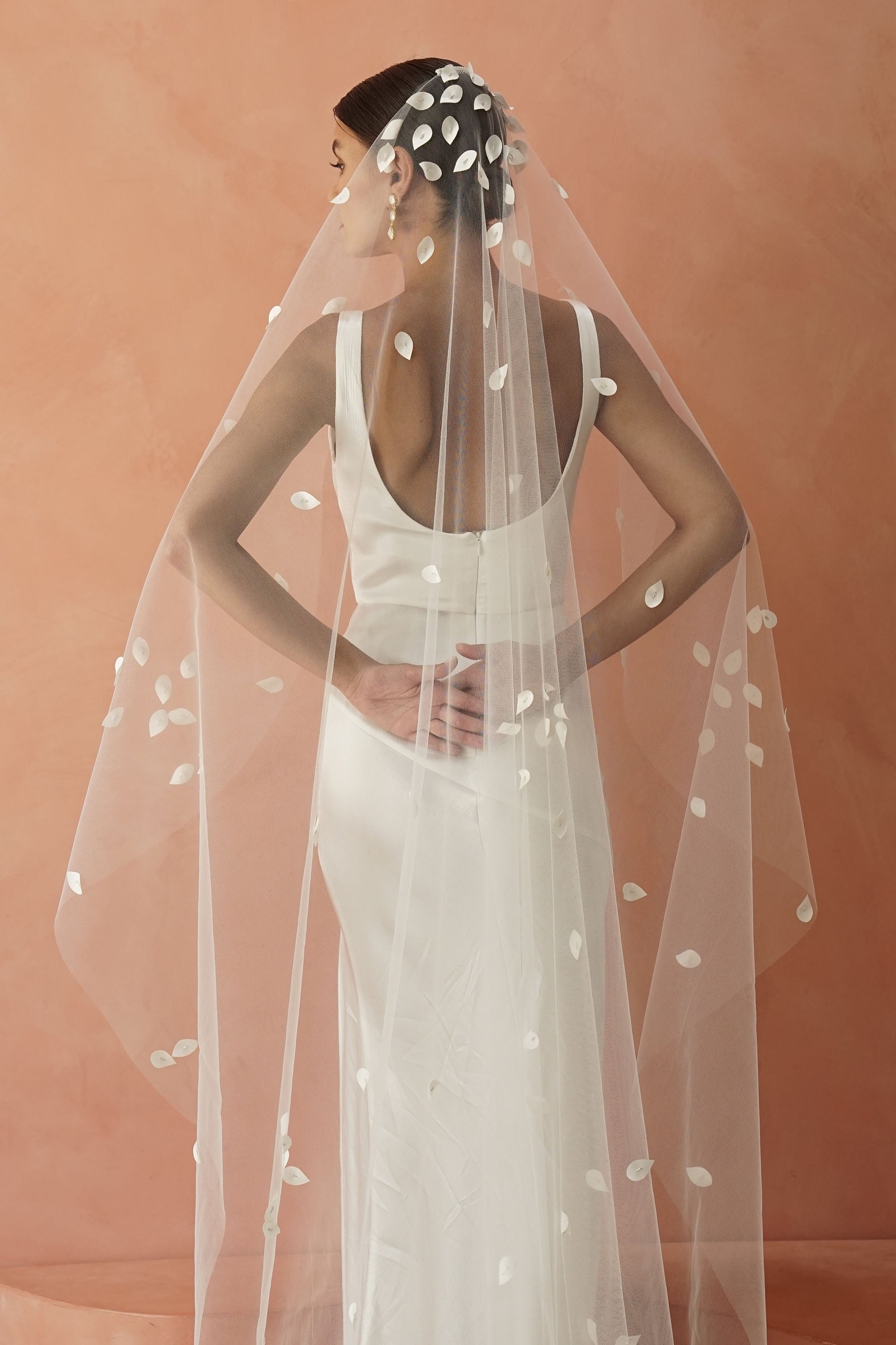JASMINE I | One-tier Petal Veil