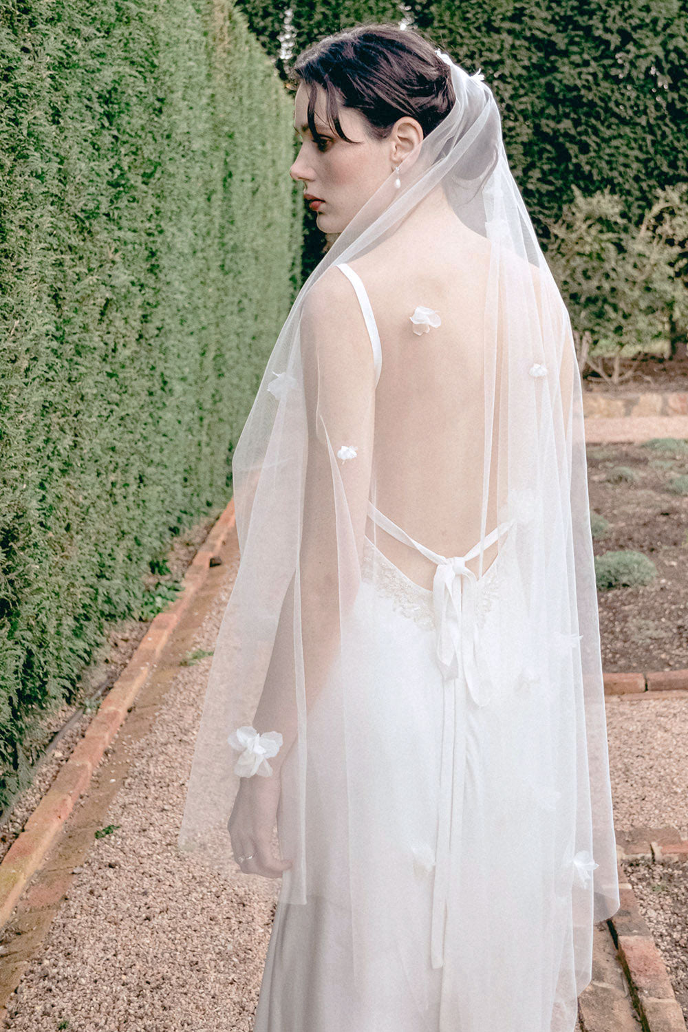 DAISY | One Tier Veil with Flowers