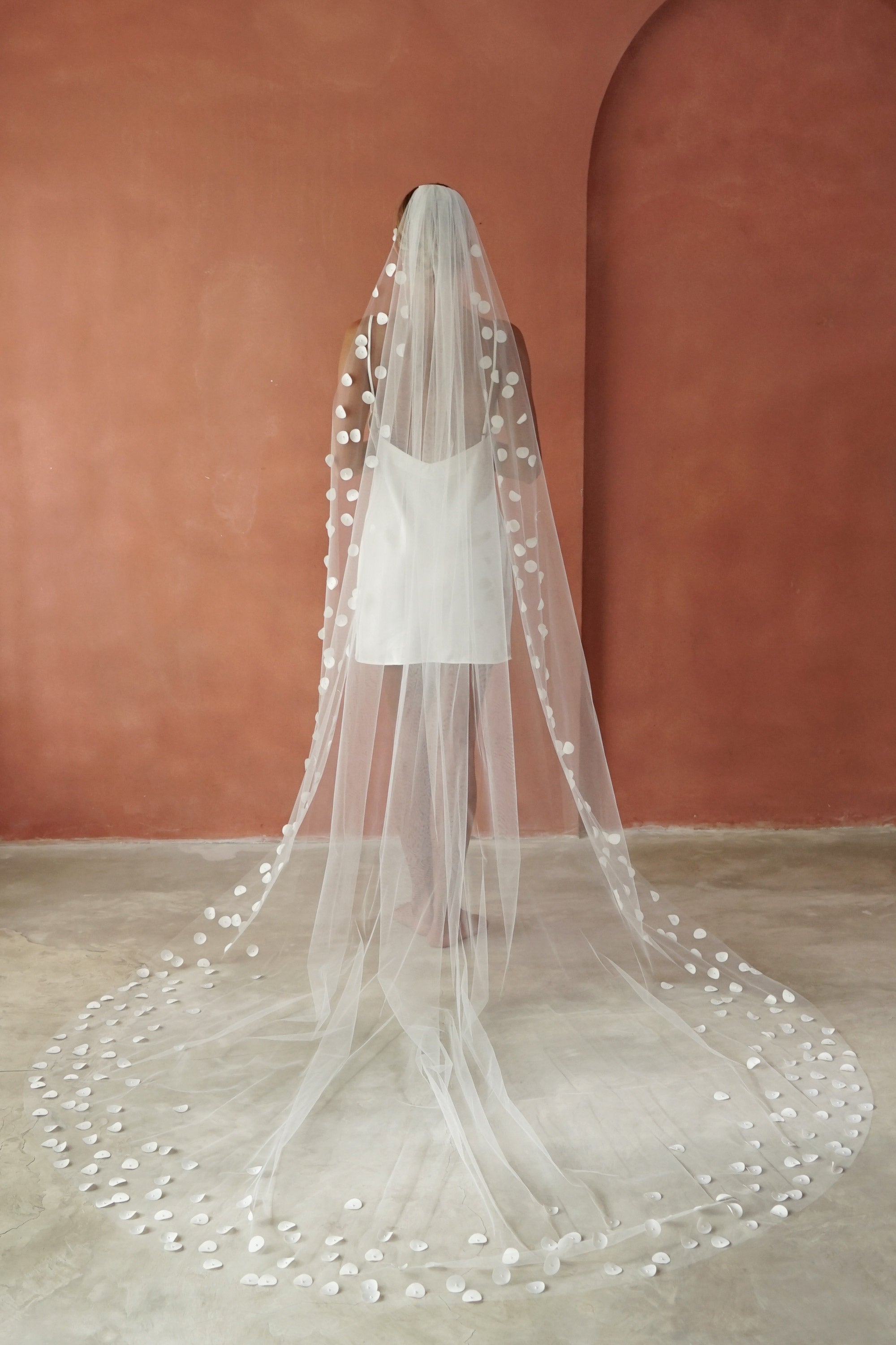 DARCY I | One Tier Petal Veil